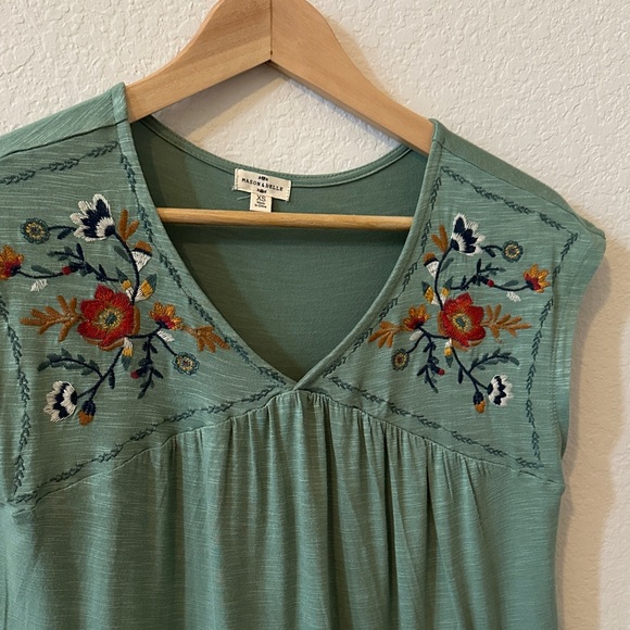 Mason & Belle green  Embroidered Blouse NWOT - Picture 2 of 5